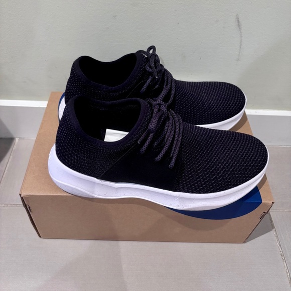 Vessi Women’s Everyday Midnight Black Size 8 - Picture 3 of 6